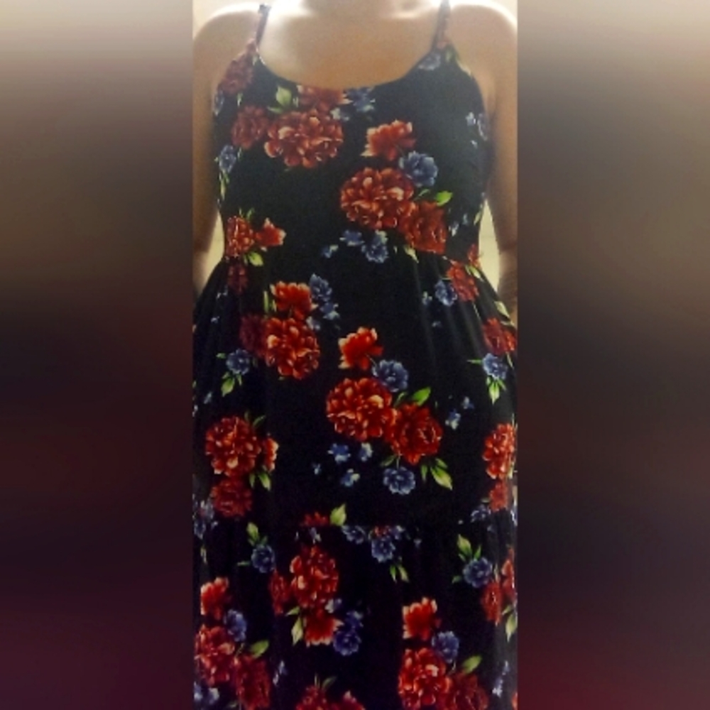 Dress - Picture 2 of 4